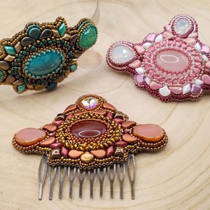 Díszes konty fésű carneol kabosonnal - esküvő - hajdísz - fésűs hajdísz - Meska.hu