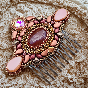 Díszes konty fésű carneol kabosonnal - esküvő - hajdísz - fésűs hajdísz - Meska.hu