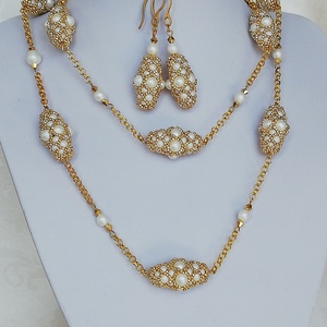 Arany-fehér bogyós szett , Ékszer, Nyaklánc, Hosszú nyaklánc, Ékszerkészítés, Gyöngyfűzés, gyöngyhímzés, MESKA