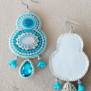 Azurkék opál és jade hímzett fülbevaló  - ékszer - fülbevaló - lógó fülbevaló - Meska.hu