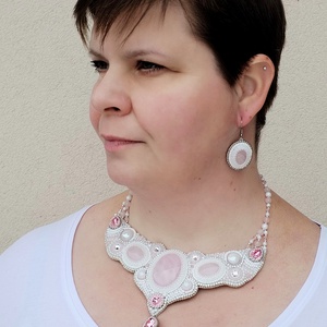 Pink lady nyakék, statement nyaklánc, OOAK hímzett nyakék - ékszer - nyaklánc - statement nyaklánc - Meska.hu