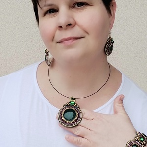 Aventurin hímzett karkötő  - ékszer - karkötő - széles karkötő - Meska.hu