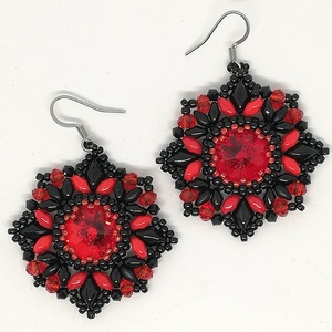 Fekete-piros tüzes fülbevaló - ékszer - fülbevaló - lógó fülbevaló - Meska.hu