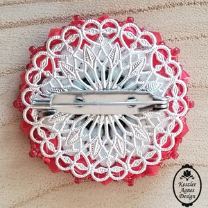 Gyöngy kokárda, gyöngy nemzeti kitűző, gyöngy trikolór kiegészítő - ékszer - kitűző és bross - Meska.hu