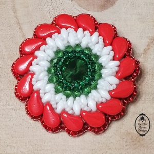 Gyöngyhímzett kokárda, nemzeti színű bross, trikolór kiegészítő, mágnese kivitelben - Meska.hu