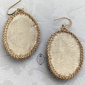 Ízisz szárnyai, Ovális aventurin egyiptomi stílusú hímzett fülbevaló  - ékszer - fülbevaló - lógó fülbevaló - Meska.hu