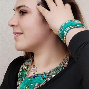 A tenger hullámai gyöngyhímzett nyakék, shibori selymes zöld-kék statement nyaklánc, kristályos, igazgyöngyös nyakék - ékszer - nyaklánc - statement nyaklánc - Meska.hu