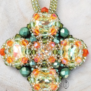 Zöld-narancs kristályos, gyöngyfűzött medálos nyaklánc � elegáns, alkalmi statement ékszer - Meska.hu