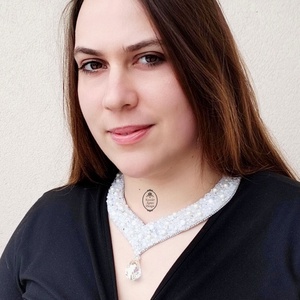 Elegáns fehér menyasszonyi nyakék � kézzel hímzett, gyöngyös kristályos esküvői ékszer, Swarovski kristályos nyakék, Ékszer, Nyaklánc, Statement nyaklánc, Gyöngyfűzés, gyöngyhímzés, Ékszerkészítés, MESKA