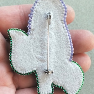 Orgona bross, hímzett virág kitűző, 3d hímzés, egyedi ajándék ötlet  - ékszer - kitűző és bross - Meska.hu