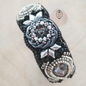 Fekete-ezüst gyöngyhímzett karkötő rivolival � elegáns, alkalmi statement ékszer - Meska.hu