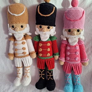 Horgolt diótörő , , , MESKA