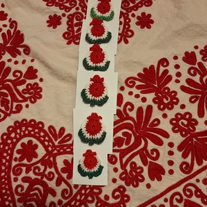 Tulipán alakú kokárda  - ékszer - kitűző és bross - Meska.hu