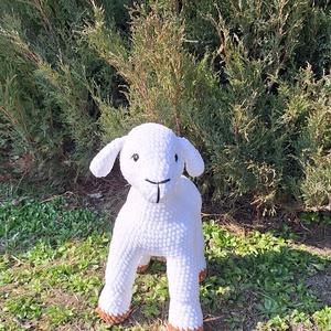 Horgolt bárány  - ünnepi díszek, dekorációk - húsvéti díszek és dekorációk - húsvéti ablakdíszek - Meska.hu