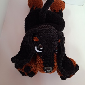 Horgolt tacsi szundipajti.  - játék & sport - plüssállat & játékfigura - kutya - Meska.hu