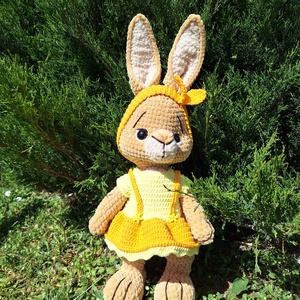 Nyúl Péter hugicája, Játék & Sport, Baba & babaház, Öltöztethető baba, , Pamut fonalból horgolt Nyúl Péter hugicája.kb.30cm.
Antiallergén tömítő anyaggal van kitömve. , MESKA