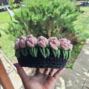 Horgolt tulipános kosár  - Meska.hu