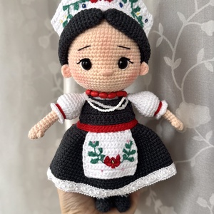 Horgolt baba magyar stílusban - játék & sport - plüssállat & játékfigura - ember - Meska.hu