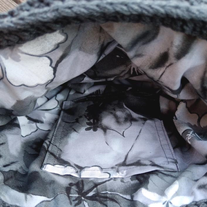 Horgolt válltáska, Táska & Tok, Kézitáska & válltáska, Válltáska, Horgolás, Varrás, Horgolt válltáska. Gyönyörű dombormintás, pamutvászon béléssel és egy belső zsebbel.
Valódi bőr pán..., MESKA