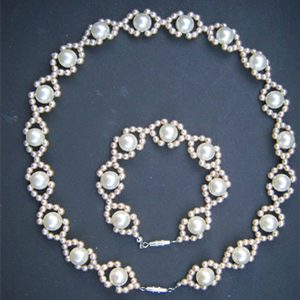 Gyöngy nyaklánc és karkötő  - Meska.hu