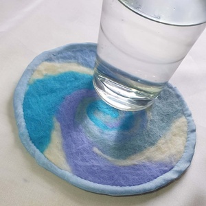 Áramlás - kézzel készült nemez poháralátét, Otthon & Életmód, Konyhafelszerelés, tálalás, Tálalás, Tányér- és poháralátét, Nemezelés, MESKA