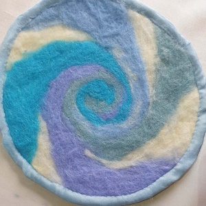 Áramlás - kézzel készült nemez poháralátét - otthon & életmód - konyhafelszerelés, tálalás - tálalás - tányér- és poháralátét - Meska.hu