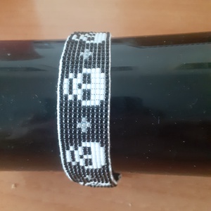 Koponyas gyöngyszövött karkötő , Ékszer, Karkötő, Gyöngyös karkötő, Ékszerkészítés, Gyöngyfűzés, gyöngyhímzés, MESKA