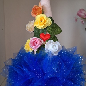 Rózsás-szivecskés kék tüllszoknyás manó - Meska.hu