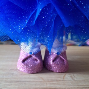 Rózsás-szivecskés kék tüllszoknyás manó - otthon & életmód - dekoráció - manók - Meska.hu