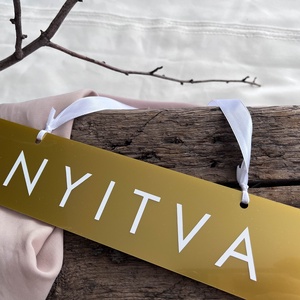 Arany nyitva-zárva tábla, rögtön jövök tábla - otthon & életmód - dekoráció - ajtó- és ablak dekoráció - ajtótábla - Meska.hu