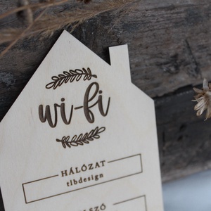 Wifi-jelszós házikó, csatlakozási kód tábla - otthon & életmód - dekoráció - asztal és polc dekoráció - gravírozott táblák - Meska.hu