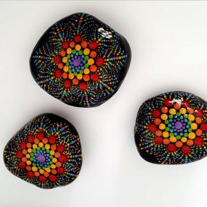 pöttyöző technikával készített manadala stílusú természetes ajándék kő - otthon & életmód - dekoráció - spiritualitás - mandala - Meska.hu