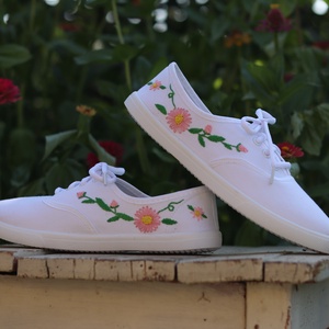 Hímzett cipő - Virágmintával - ruha & divat - cipő & papucs - cipő, szandál - Meska.hu