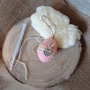 Horgolt tojás akasztózsinórral - otthon & életmód - dekoráció - asztal és polc dekoráció - asztaldísz - Meska.hu