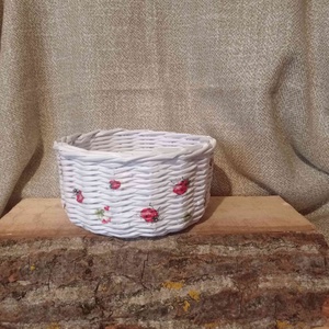Papírfonott fehér tárolókosár katicával, Otthon & Életmód, Tárolás & Rendszerezés, Tárolókosár, Kosárfonás, Decoupage, transzfer és szalvétatechnika, MESKA