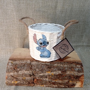 Papírfonott kosár Stitch mintával, Otthon & Életmód, Babaszoba, gyerekszoba, Játéktároló, Decoupage, transzfer és szalvétatechnika, Kosárfonás, MESKA