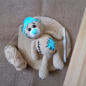 Horgolt sebhelyes maci sapkában, Játék & Sport, Plüssállat & Játékfigura, Maci, Horgolás, MESKA