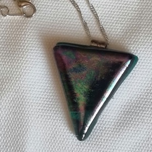 Egyedi Háromszög Dichroic Üvegmedálos Nyaklánc - ékszer - nyaklánc - medál - Meska.hu