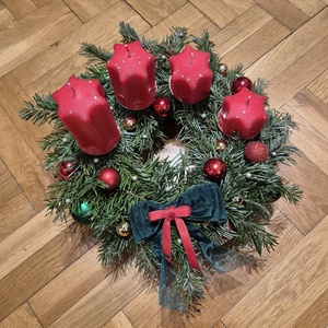 Adventi koszorú élő fenyővel - Meska.hu
