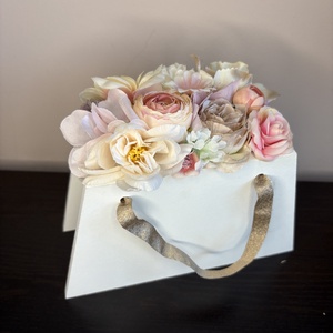 Trapéz alakú művirágos táska - Meska.hu