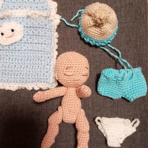 Újszölött horgolt baba - játék & sport - baba & babaház - öltöztethető baba - Meska.hu
