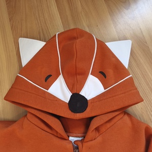 Kapucnis rókás/ farkasos pulóver - ruha & divat - babaruha & gyerekruha - pulóver - Meska.hu