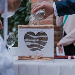 Esküvői homokceremónia emlékdoboz � szív ablakos, névre szóló � rusztikus esküvői dekor, szertartás kellék, örök emlék - esküvő - emlék & ajándék - nászajándék - ceremónia szett - Meska.hu