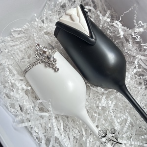 Egyedi menyasszony�vőlegény pezsgőspohár szett díszdobozban,Esküvői ajándék - esküvő - emlék & ajándék - nászajándék - esküvői pohár, pohárszett - Meska.hu