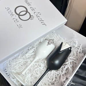 Egyedi menyasszony�vőlegény pezsgőspohár szett díszdobozban,Esküvői ajándék - esküvő - emlék & ajándék - nászajándék - esküvői pohár, pohárszett - Meska.hu