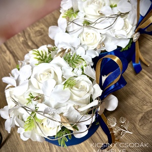 Luxus virágbox esküvőre. Kék-arany elegancia - otthon & életmód - virágdekoráció - virágok - virágbox - Meska.hu