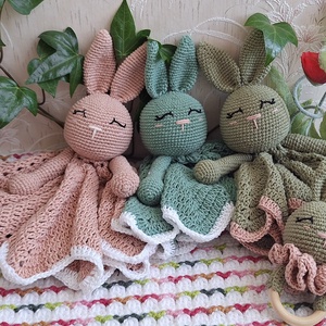 Zöld színű nyuszi szundikendő és rágóka - baba - mama - baba játékok - szundikendő, alvóka - Meska.hu