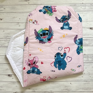 Vízhatlan ovis bélelt lepedő, derékalj, óvodai fektetőre - stitch, Játék & Sport, Ovis felszerelés, Ovis lepedő, Varrás, Vízhatlan ovis bélelt lepedő / derékalj, óvodai feketőre.

Mérete: 60*135 cm. 
4 sarkán gumival rög..., MESKA