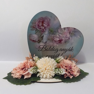 Anyák napi szív tábla selyemvirágokkal díszítve, Otthon & Életmód, Dekoráció, Virágdísz és tartó, Csokor & Virágdísz, , MESKA