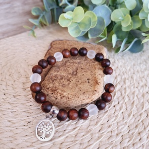 Illatos szantálfa és hegyikristály karkötő - Meska.hu